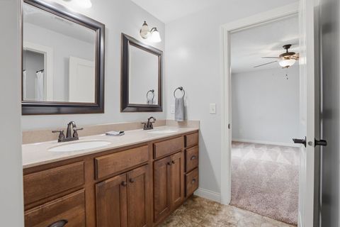 Tiny photo for 4889 Allen Road, Bettendorf, IA 52722 (MLS # 12687724)
