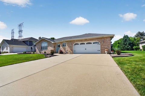 Tiny photo for 12902 W Beaver Lake Drive, Homer Glen, IL 60491 (MLS # 12691354)