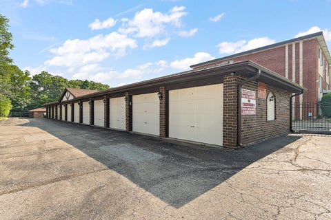 Tiny photo for 8425 W 95th Street #27, Hickory Hills, IL 60457 (MLS # 12703832)