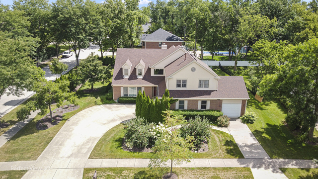 2833 Whispering Oaks Drive