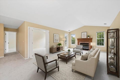 Tiny photo for 172 White Branch Court #172, Buffalo Grove, IL 60089 (MLS # 12718351)
