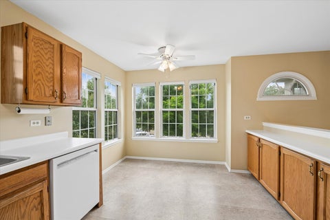 Tiny photo for 172 White Branch Court #172, Buffalo Grove, IL 60089 (MLS # 12718351)