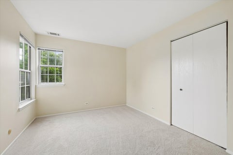 Tiny photo for 172 White Branch Court #172, Buffalo Grove, IL 60089 (MLS # 12718351)