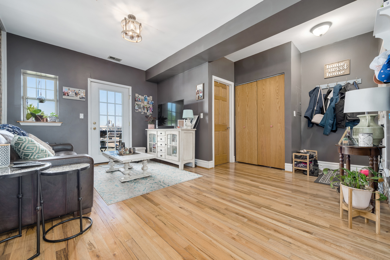 2546 W GEORGE Street 2