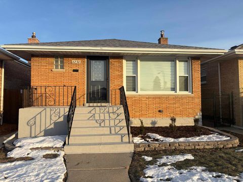 Photo of 6230 W 63rd Place, Chicago, IL 60638 (MLS # 12570300)