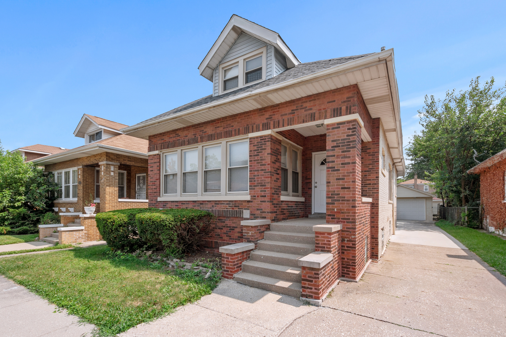 View Chicago, IL 60617 house