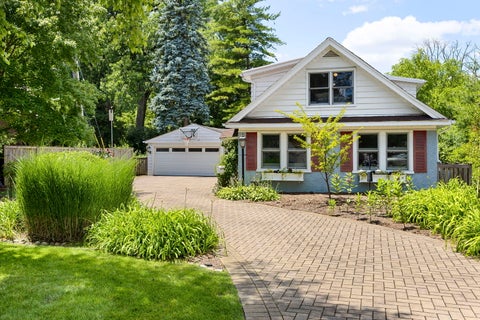 Photo of 740 N Brainard Avenue, La Grange Park, IL 60526 (MLS # 12677710)