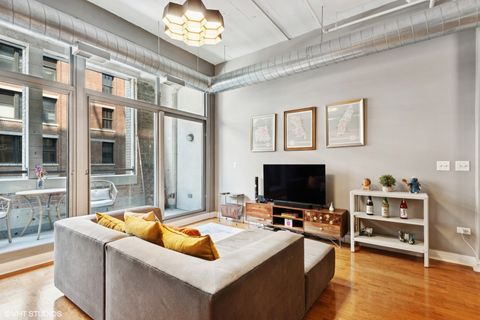 Tiny photo for 565 W Quincy Street #609, Chicago, IL 60661 (MLS # 12558139)