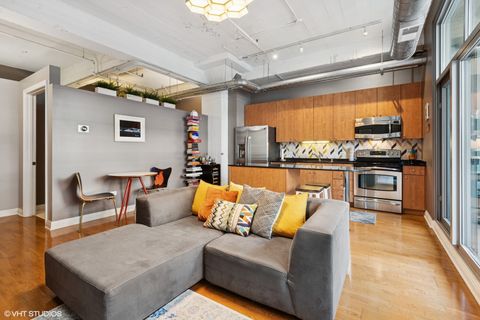 Tiny photo for 565 W Quincy Street #609, Chicago, IL 60661 (MLS # 12558139)
