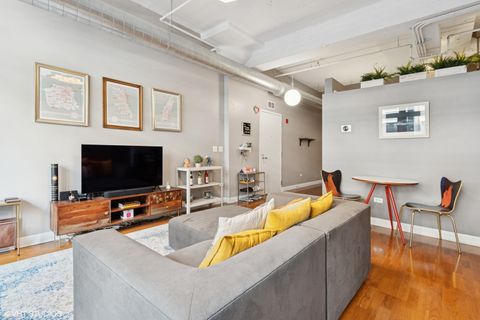 Tiny photo for 565 W Quincy Street #609, Chicago, IL 60661 (MLS # 12558139)