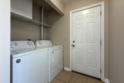 Tiny photo for 424 Le Parc Circle, Buffalo Grove, IL 60089 (MLS # 12588375)