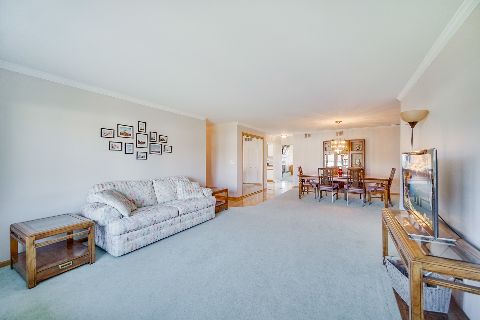8 Saint Moritz Drive 201