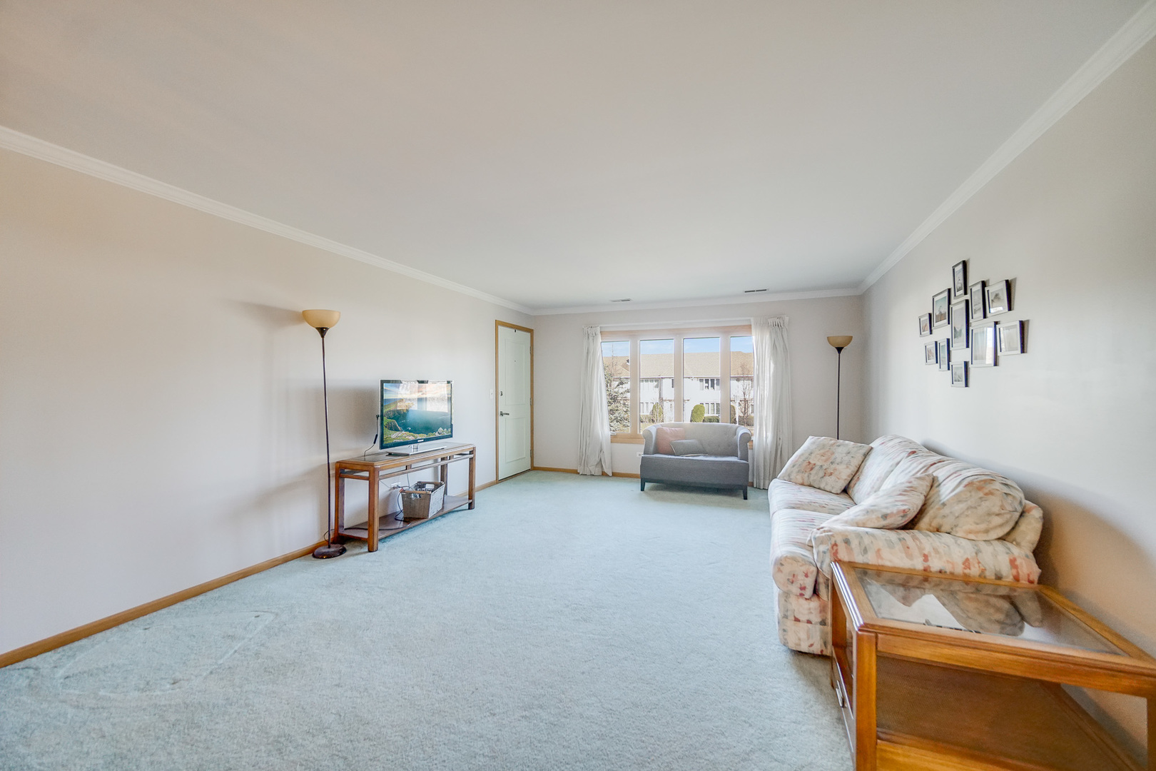 8 Saint Moritz Drive 201
