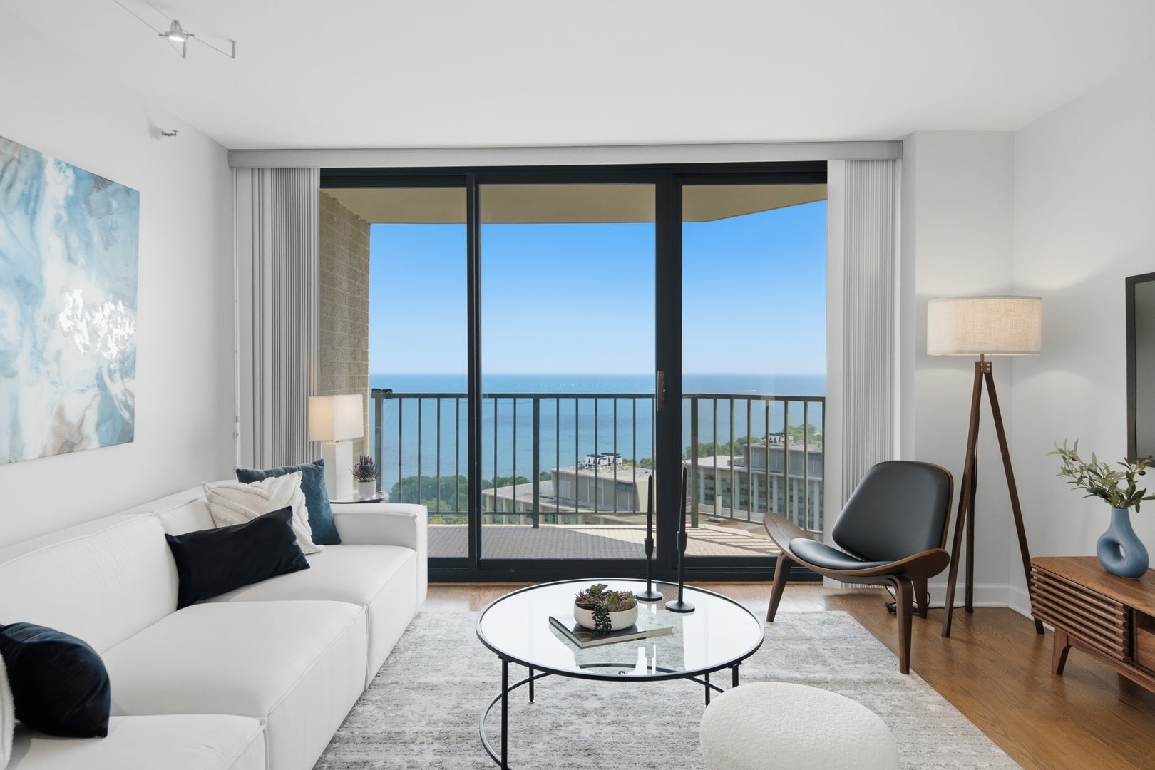 3660 N lake shore Drive 3903