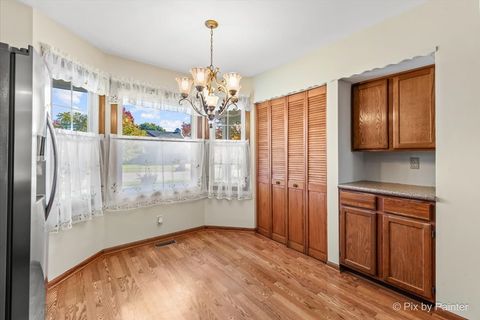 Tiny photo for 1120 Emerald Drive, Aurora, IL 60506 (MLS # 12466070)