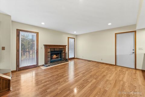 Tiny photo for 1120 Emerald Drive, Aurora, IL 60506 (MLS # 12466070)