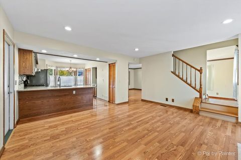 Tiny photo for 1120 Emerald Drive, Aurora, IL 60506 (MLS # 12466070)