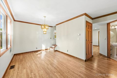 Tiny photo for 1120 Emerald Drive, Aurora, IL 60506 (MLS # 12466070)