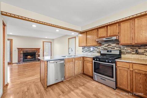 Tiny photo for 1120 Emerald Drive, Aurora, IL 60506 (MLS # 12466070)