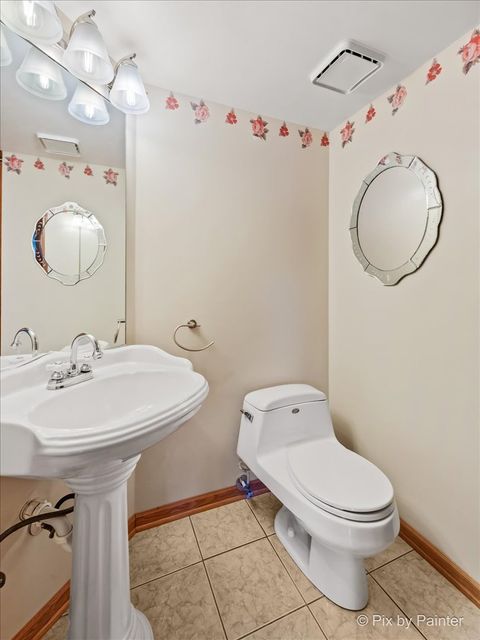 Tiny photo for 1120 Emerald Drive, Aurora, IL 60506 (MLS # 12466070)