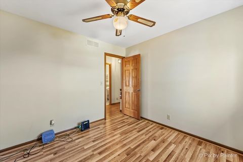 Tiny photo for 1120 Emerald Drive, Aurora, IL 60506 (MLS # 12466070)