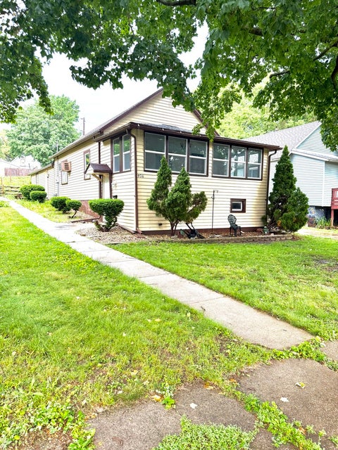 Tiny photo for 406 E Saint Paul Street, Spring Valley, IL 61362 (MLS # 12671580)