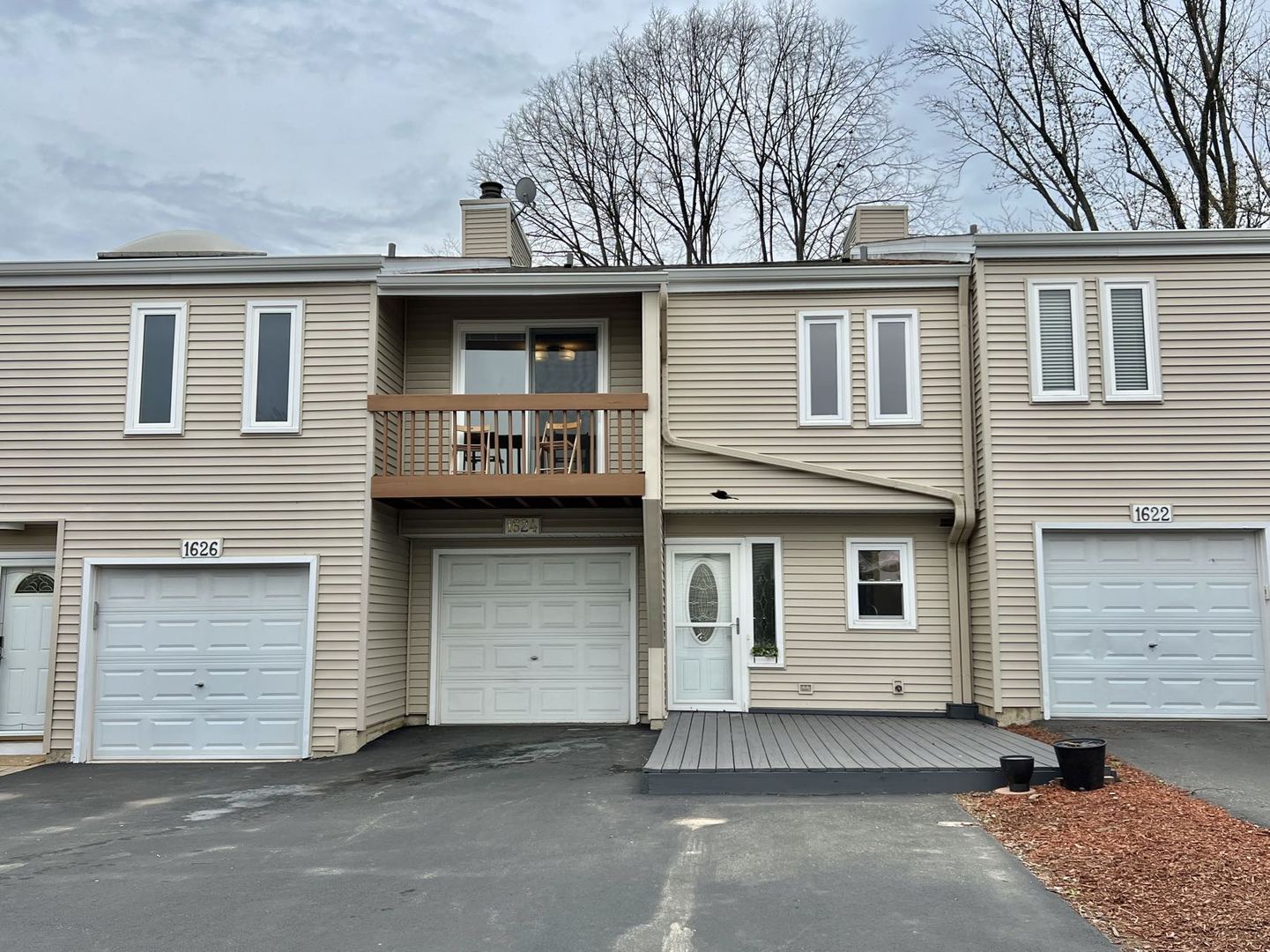 1624 BAY Court
