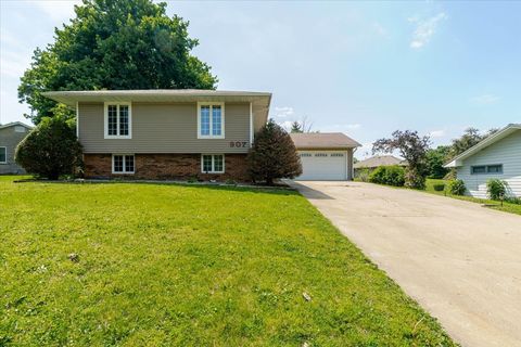 Photo of 907 S Quincy Street, Clinton, IL 61727 (MLS # 12648242)