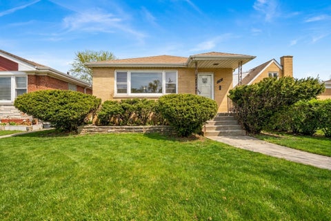 Photo of 5265 W Devon Avenue, Chicago, IL 60646 (MLS # 12537181)