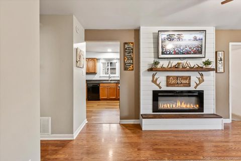 Tiny photo for 16419 Terry Lane, Oak Forest, IL 60452 (MLS # 12589599)