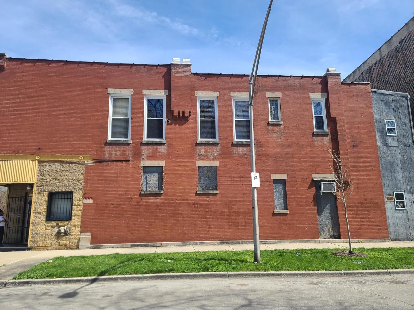 935 E 75th Street