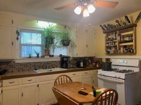 Tiny photo for 1013 Guion Street, Ottawa, IL 61350 (MLS # 12378626)