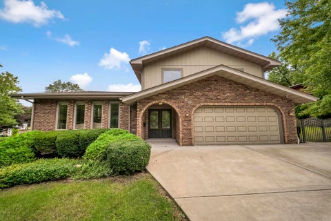 Tiny photo for 420 Freehauf Street, Lemont, IL 60439 (MLS # 12765547)