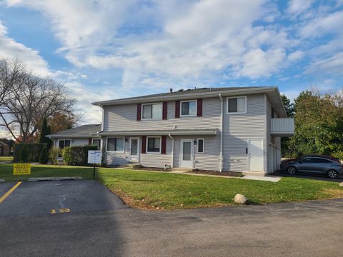 2S717 Winchester Circle 4 Warrenville IL 60555