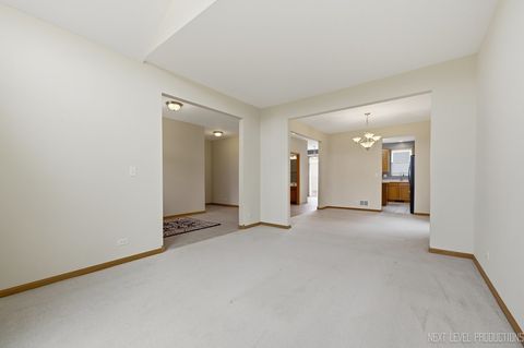 Tiny photo for 2593 Moutray Lane, North Aurora, IL 60542 (MLS # 12585225)