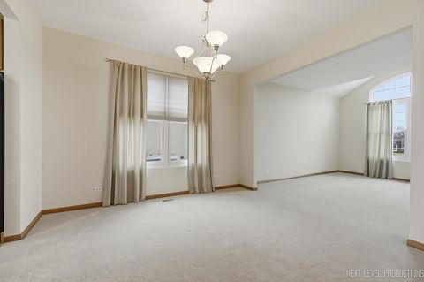 Tiny photo for 2593 Moutray Lane, North Aurora, IL 60542 (MLS # 12585225)