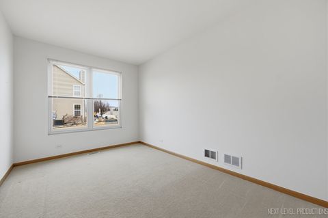 Tiny photo for 2593 Moutray Lane, North Aurora, IL 60542 (MLS # 12585225)