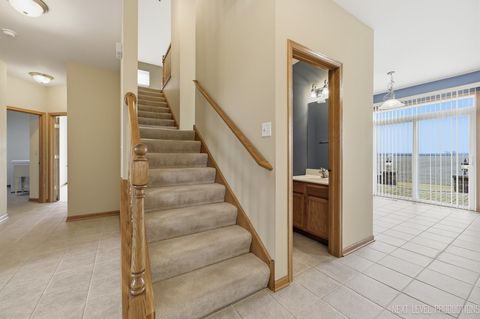 Tiny photo for 2593 Moutray Lane, North Aurora, IL 60542 (MLS # 12585225)