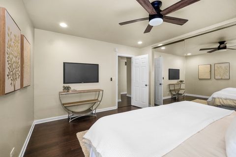 Tiny photo for 5501 Lakeside Drive #3B, Lisle, IL 60532 (MLS # 12499514)