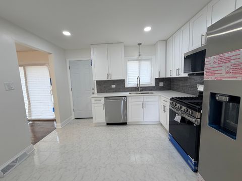 Tiny photo for 15203 Waterman Drive, South Holland, IL 60473 (MLS # 12643293)