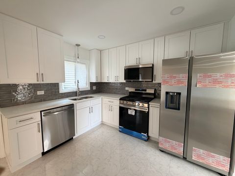 Tiny photo for 15203 Waterman Drive, South Holland, IL 60473 (MLS # 12643293)