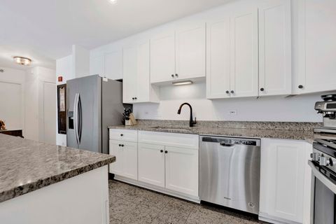 Tiny photo for 33 W ONTARIO Street #21H, Chicago, IL 60654 (MLS # 12485448)