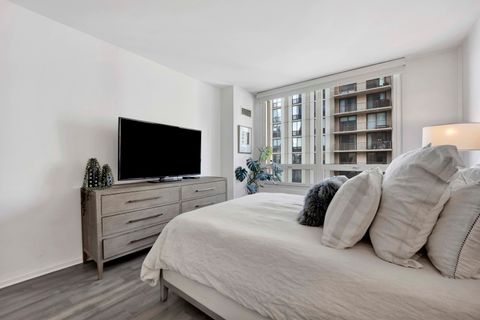 Tiny photo for 33 W ONTARIO Street #21H, Chicago, IL 60654 (MLS # 12485448)
