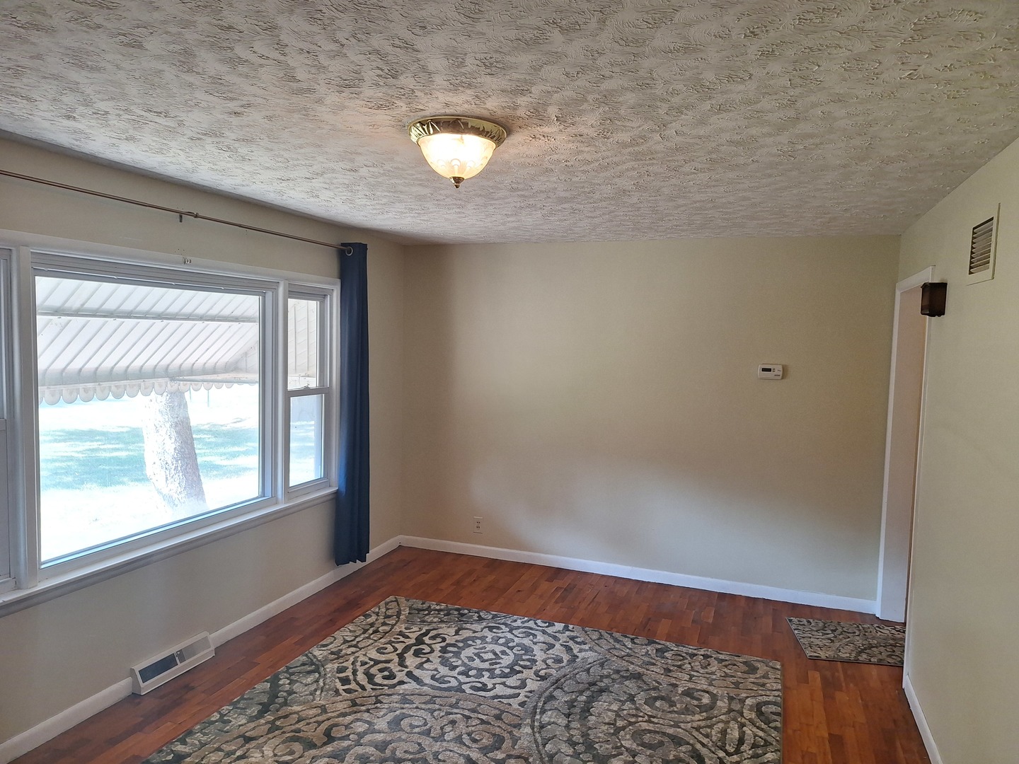 101 E Lincoln Street