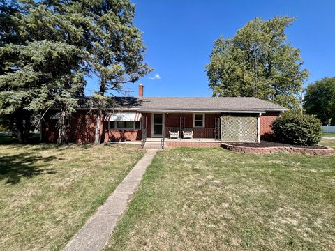 Photo of 101 E Lincoln Street, Sidell, IL 61876 (MLS # 12475078)