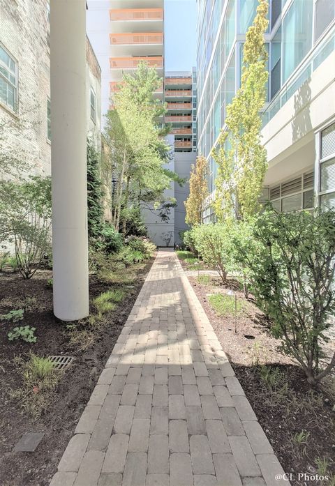 1580 SHERMAN Avenue 1005 Evanston IL 60201