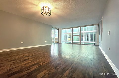 Tiny photo for 1580 SHERMAN Avenue #1005, Evanston, IL 60201 (MLS # 12462985)