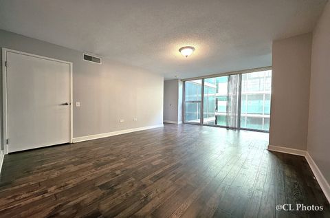 Tiny photo for 1580 SHERMAN Avenue #1005, Evanston, IL 60201 (MLS # 12462985)