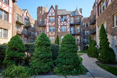 5715 N Kimball Avenue 1N Chicago IL 60659