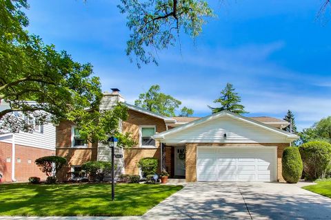 Photo of 1012 Bonita Drive, Park Ridge, IL 60068 (MLS # 12696851)
